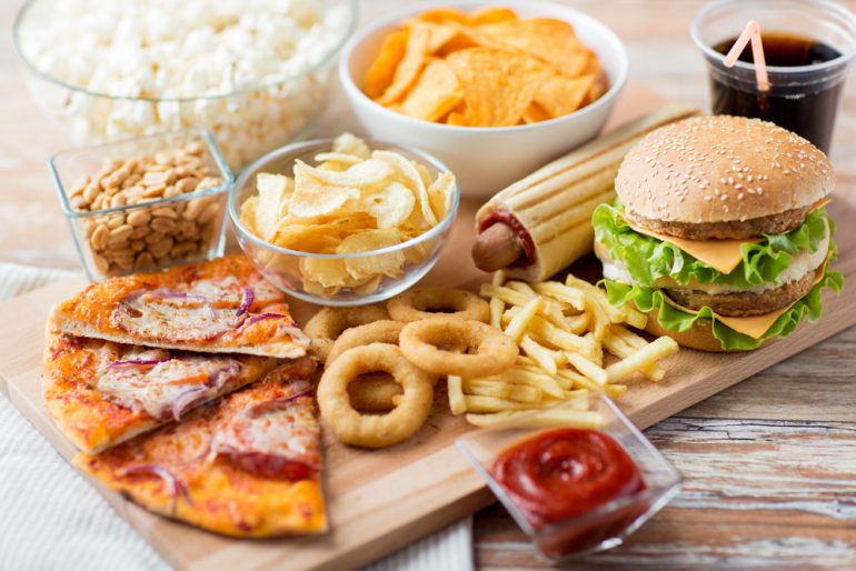 6 Dangerous Side Effects of Eating Fast Food Every Day