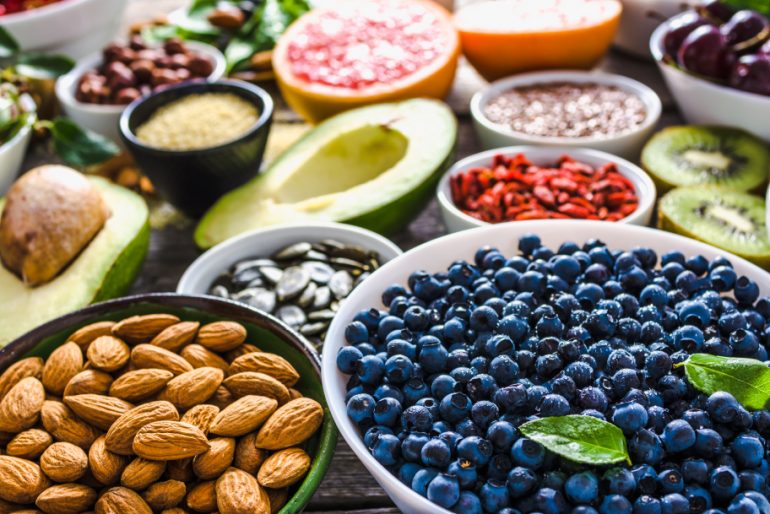 7 nutritionist-backed tips for eating healthily without breaking the bank